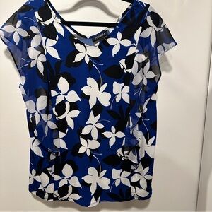 Roz & Ali Blue White Black Floral Flutter Sleeve Blouse 1X